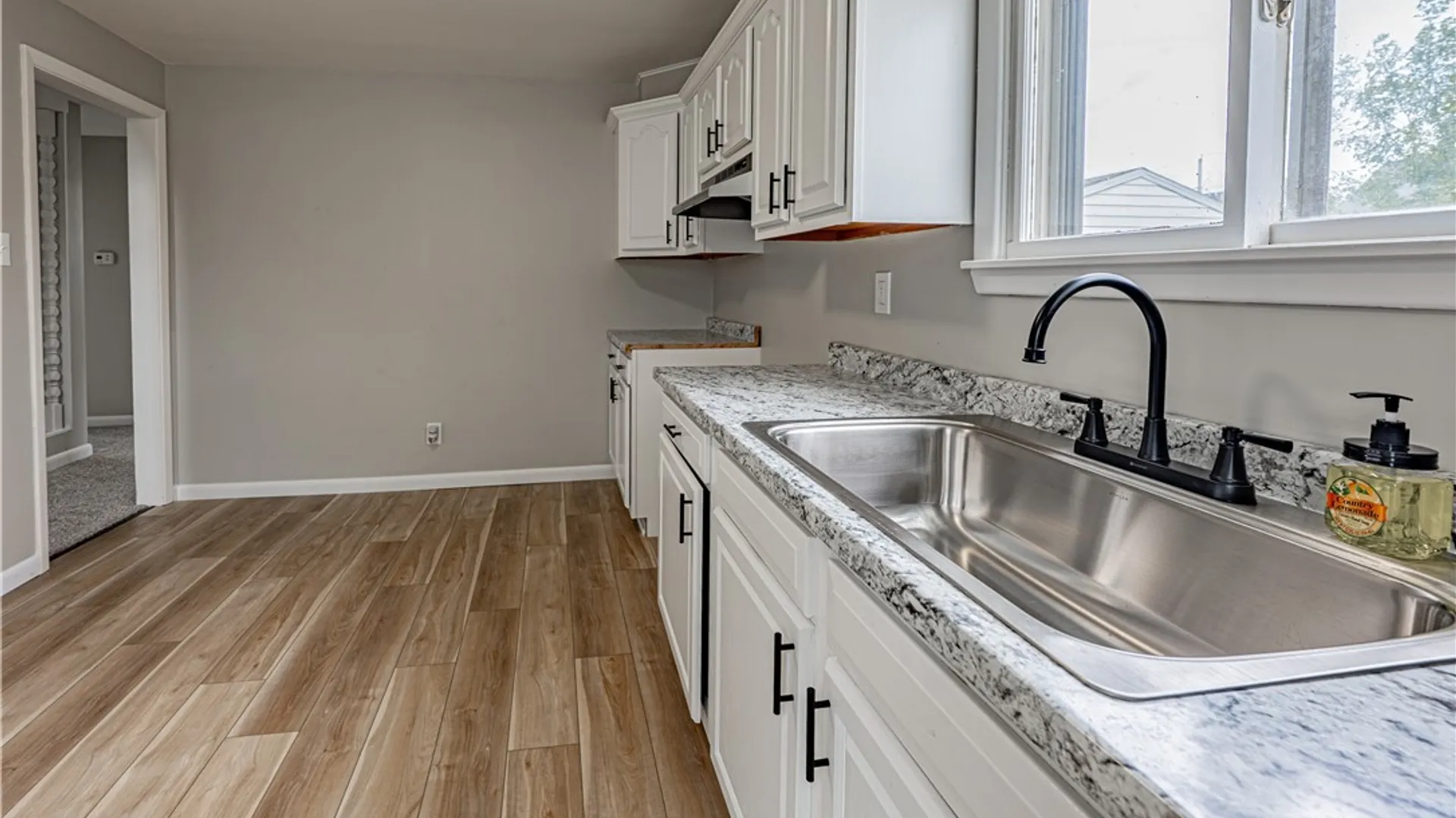 Property at 3644 Ferry Avenue, Niagara Falls, NY 14301 15