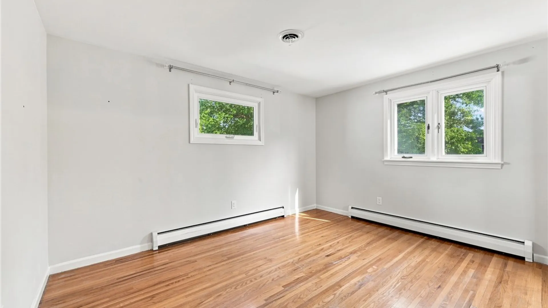 Property at 82 Joanie Lane, Amherst, NY 14228 28