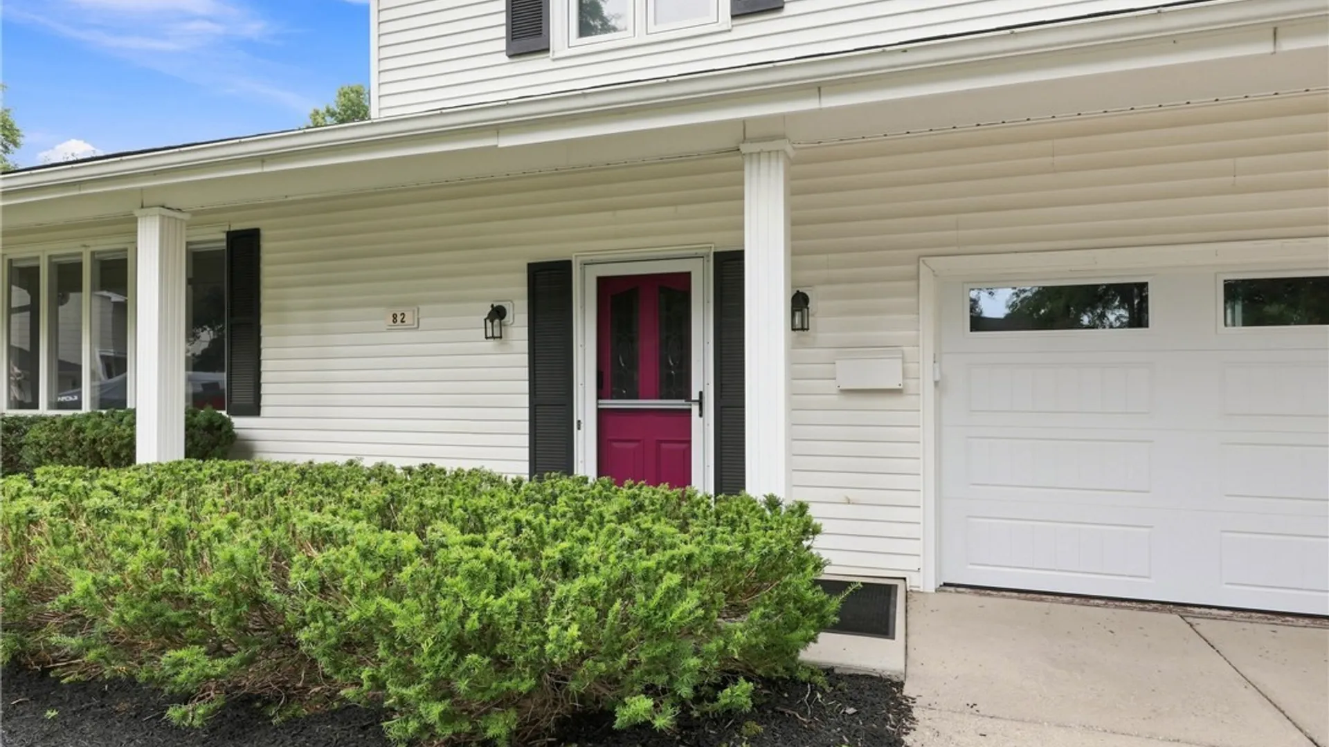 Property at 82 Joanie Lane, Amherst, NY 14228 4