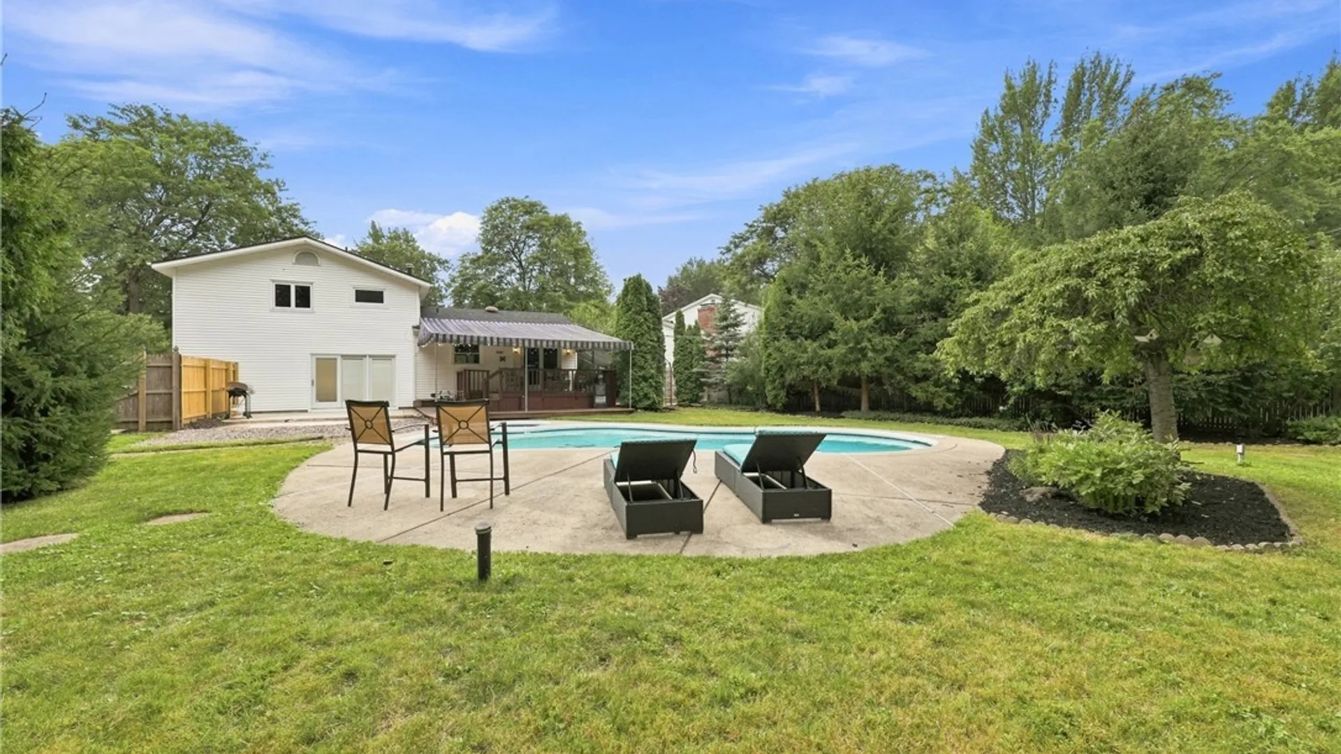 Property at 82 Joanie Lane, Amherst, NY 14228 35