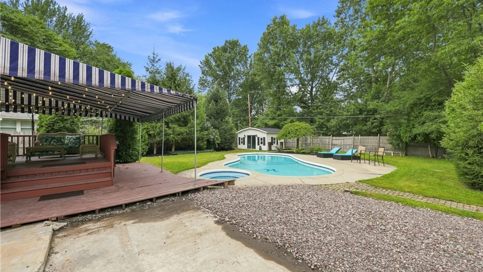 Property at 82 Joanie Lane, Amherst, NY 14228 36