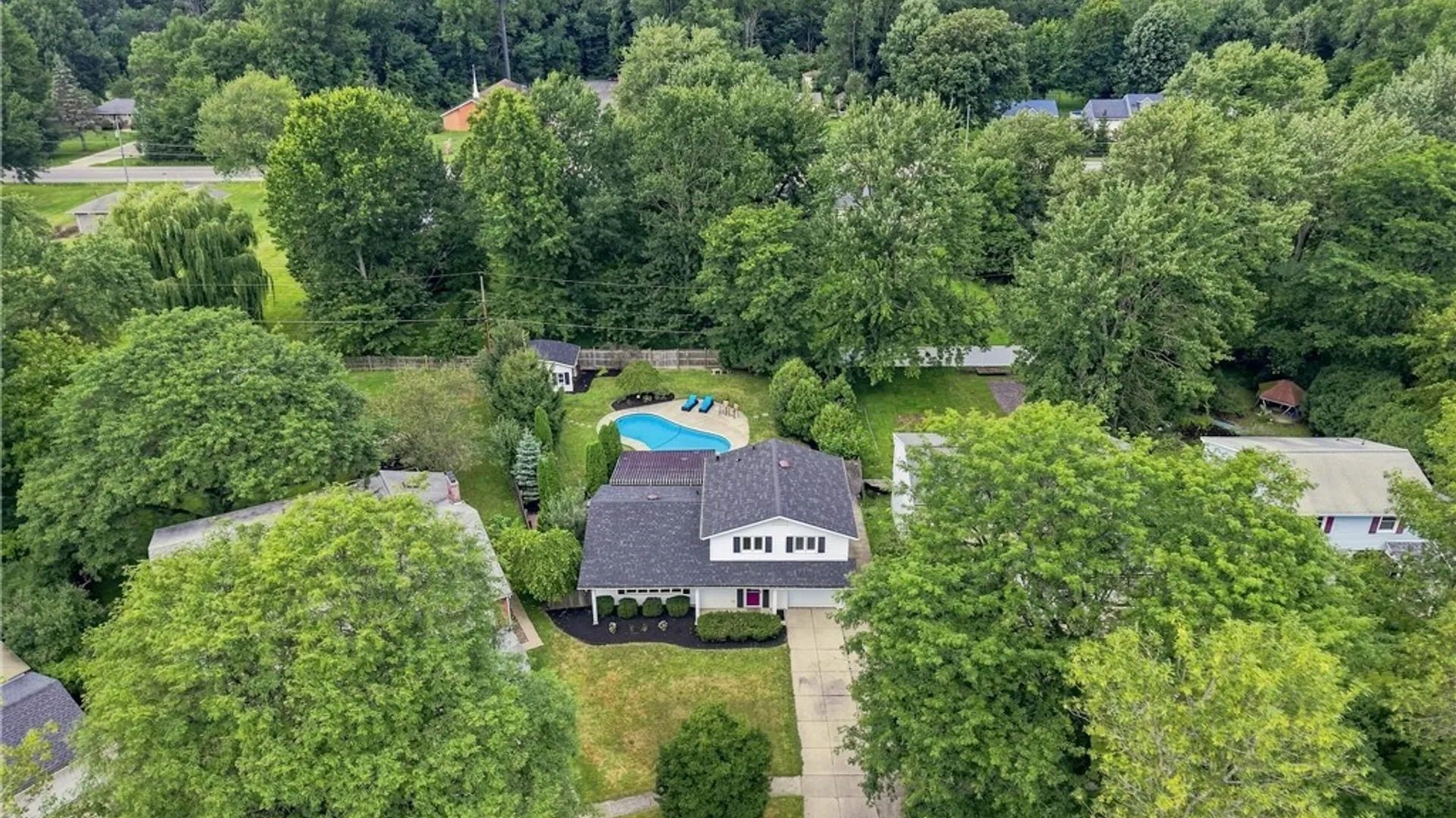 Property at 82 Joanie Lane, Amherst, NY 14228 41