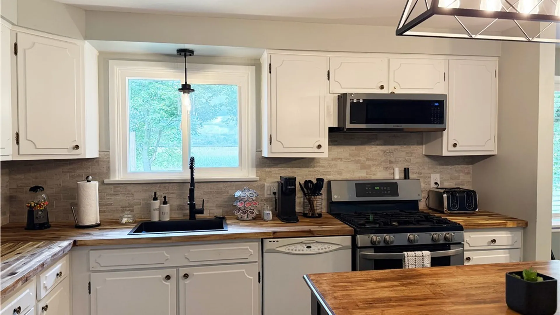 Property at 7479 Sisson Highway, Eden, NY 14057 4