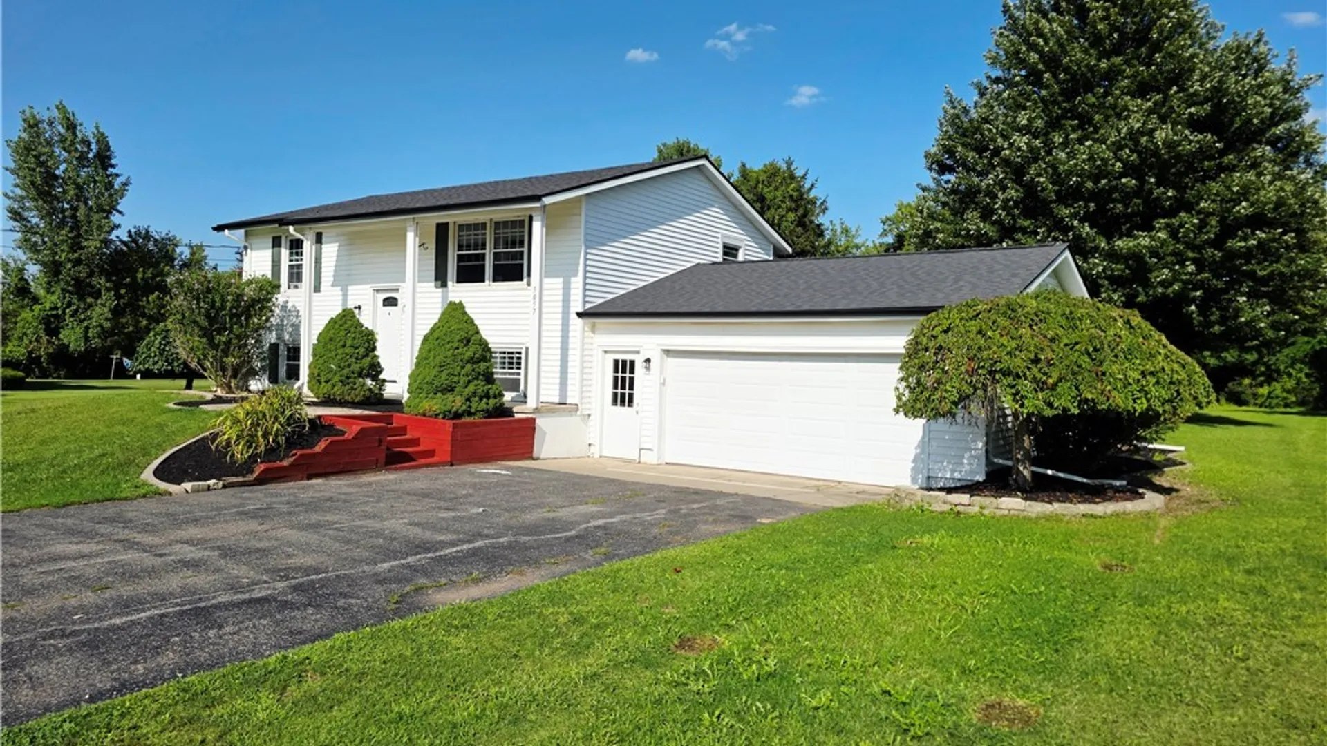 Property at 5057 Gasport Road, Royalton, NY 14067 4