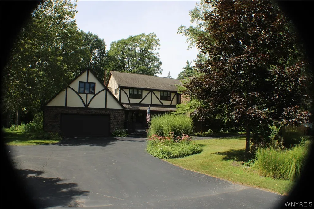 Property at 5311 Tonawanda Creek Road, Pendleton, NY 14120