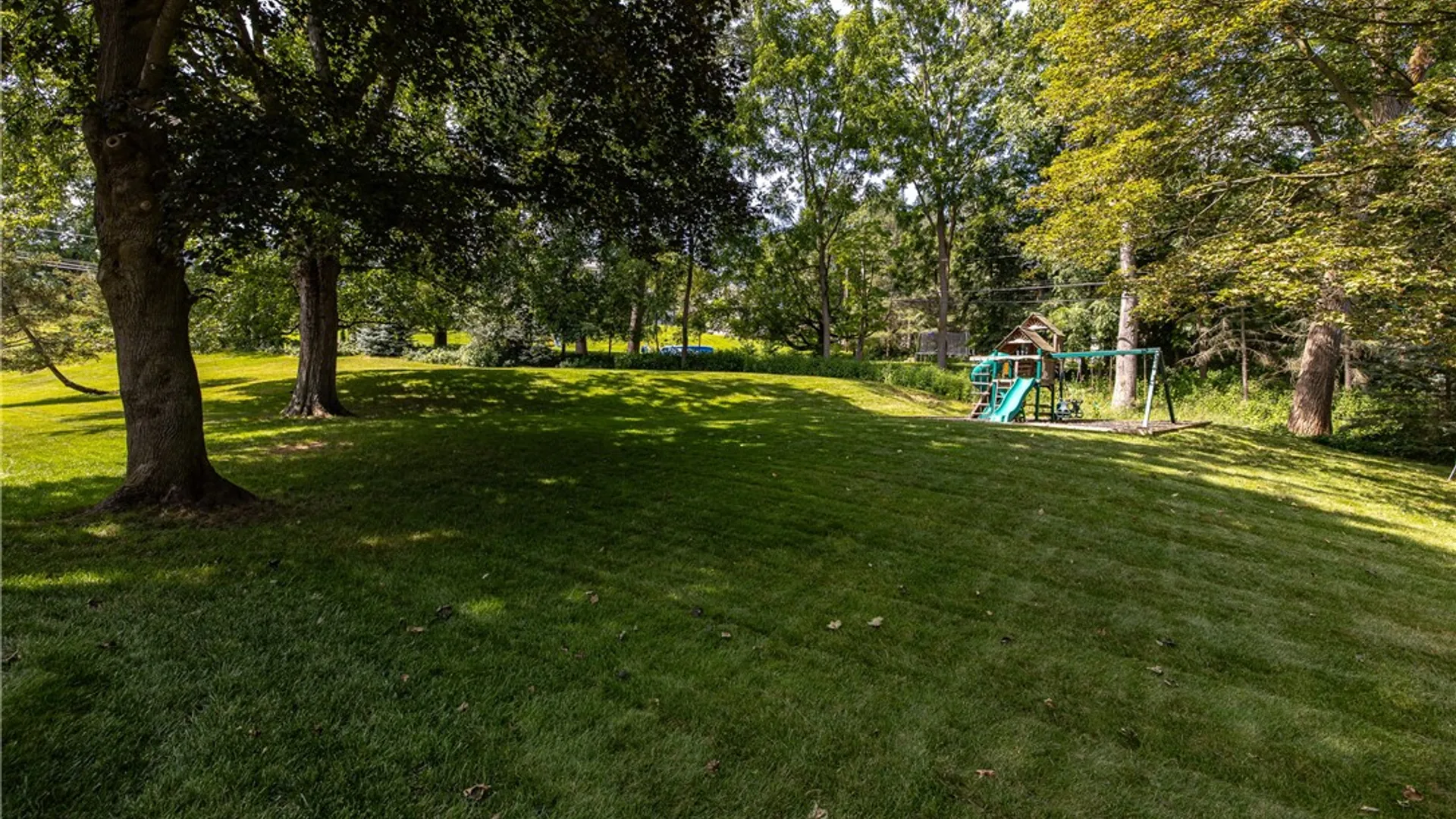 Property at 6 Hannans Court, Perinton, NY 14450 41