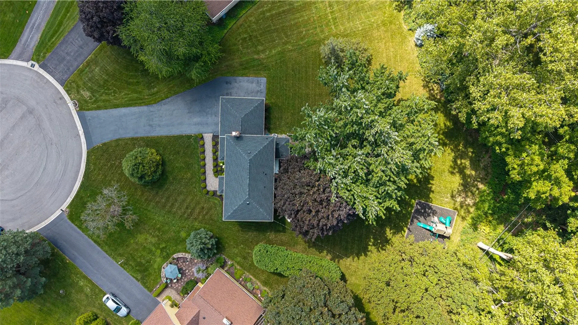 Property at 6 Hannans Court, Perinton, NY 14450 36