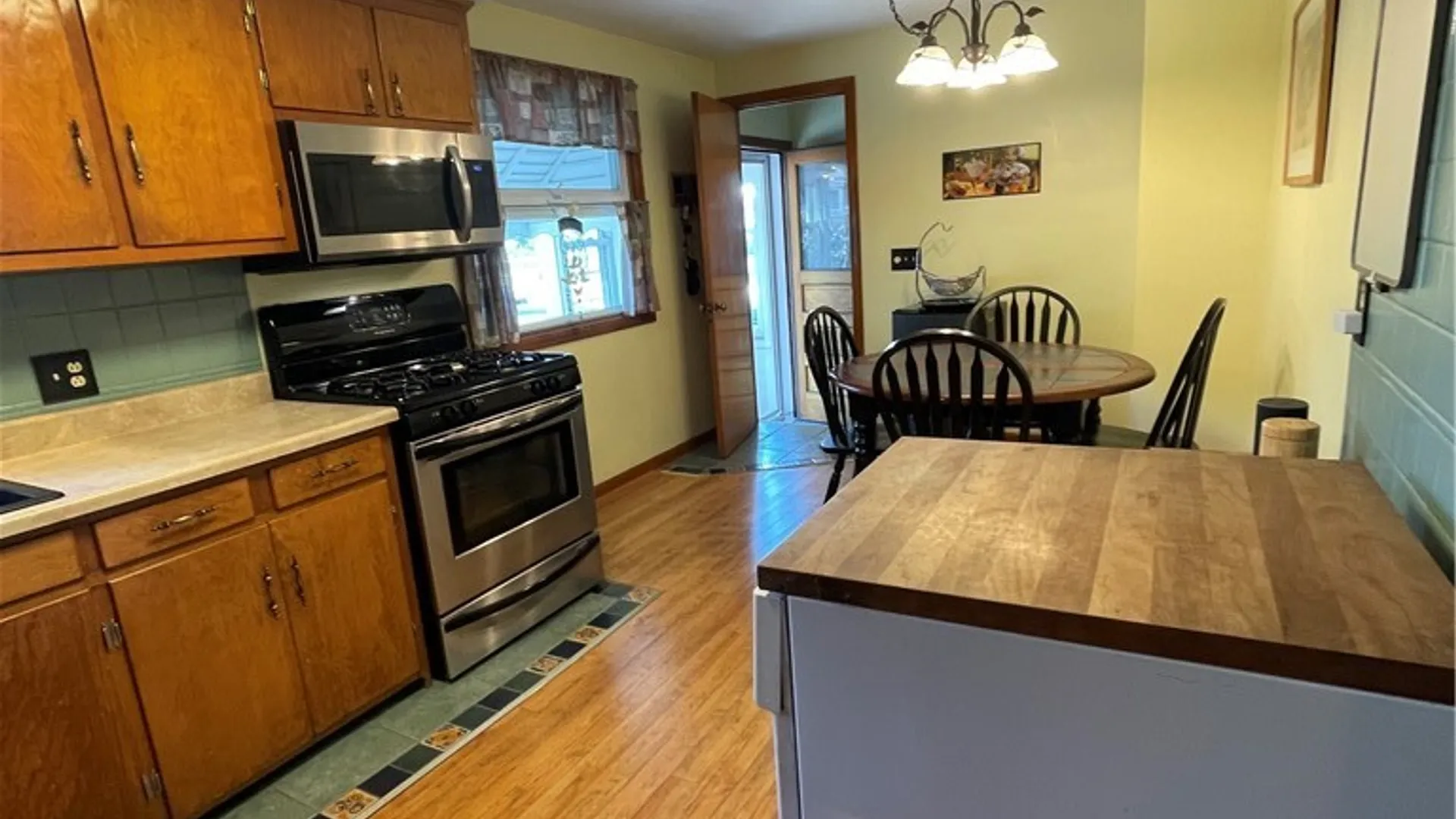 Property at 639 Harlem Road, West Seneca, NY 14224 21