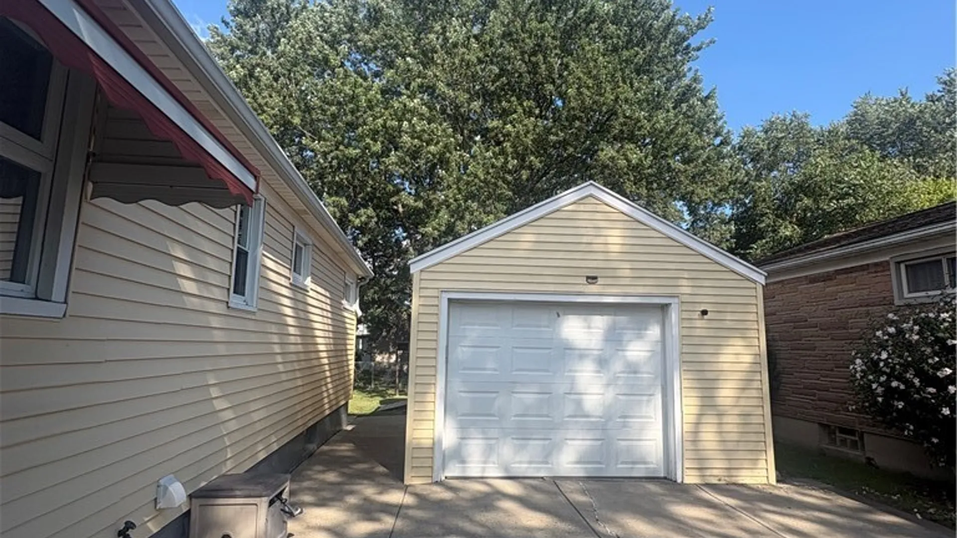 Property at 639 Harlem Road, West Seneca, NY 14224 3