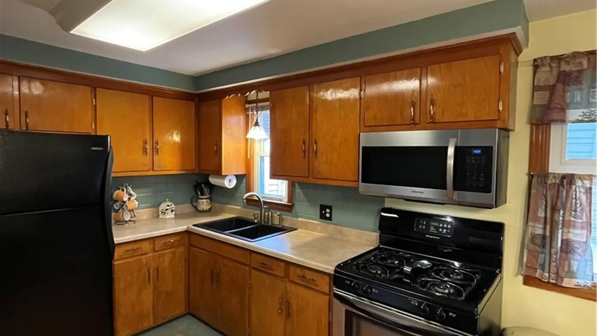 Property at 639 Harlem Road, West Seneca, NY 14224 18