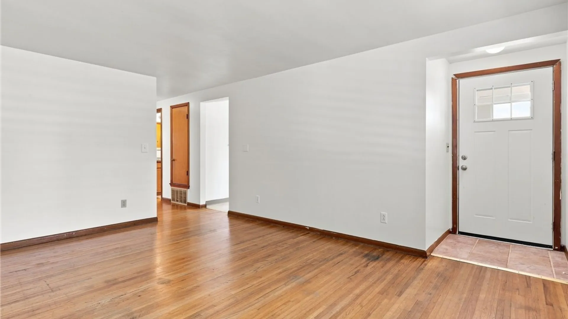 Property at 220 Bissell Avenue, Cheektowaga, NY 14043 6