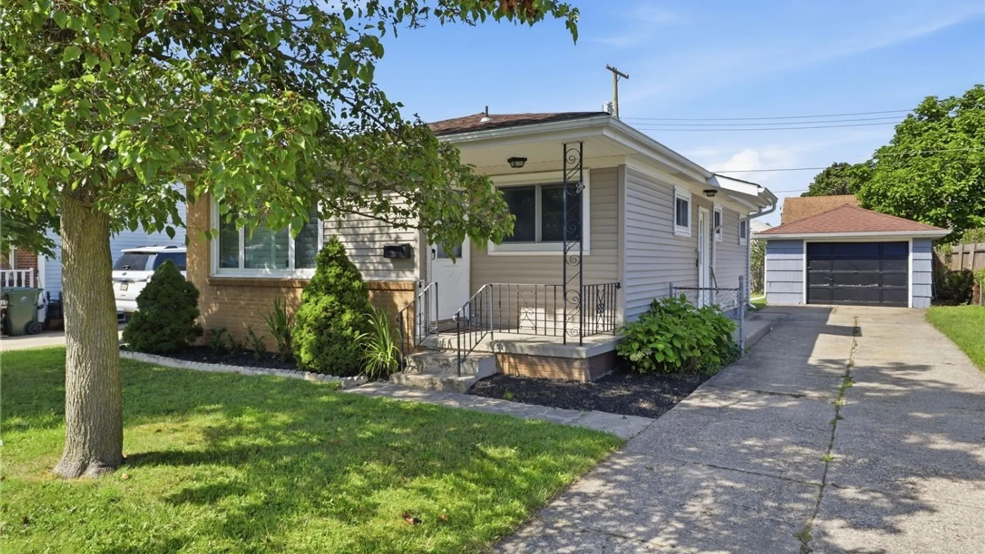 Property at 220 Bissell Avenue, Cheektowaga, NY 14043 3