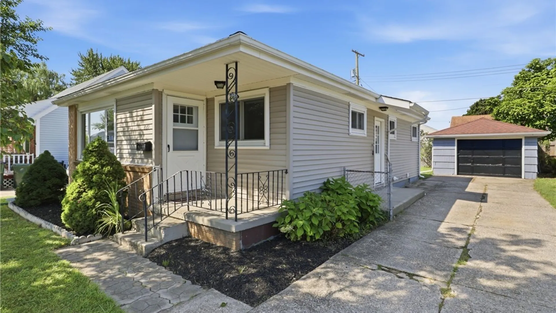 Property at 220 Bissell Avenue, Cheektowaga, NY 14043 4