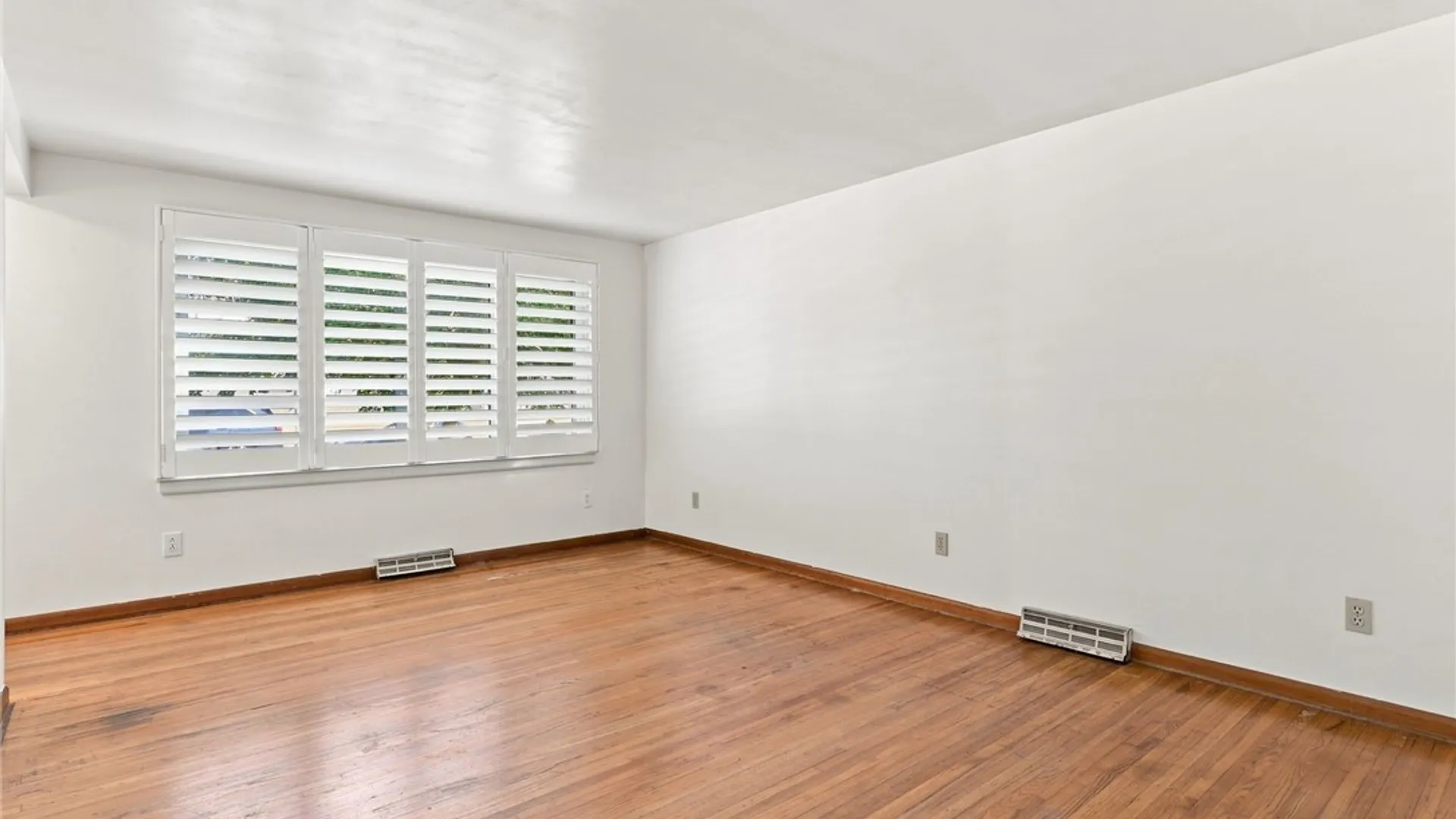 Property at 220 Bissell Avenue, Cheektowaga, NY 14043 8