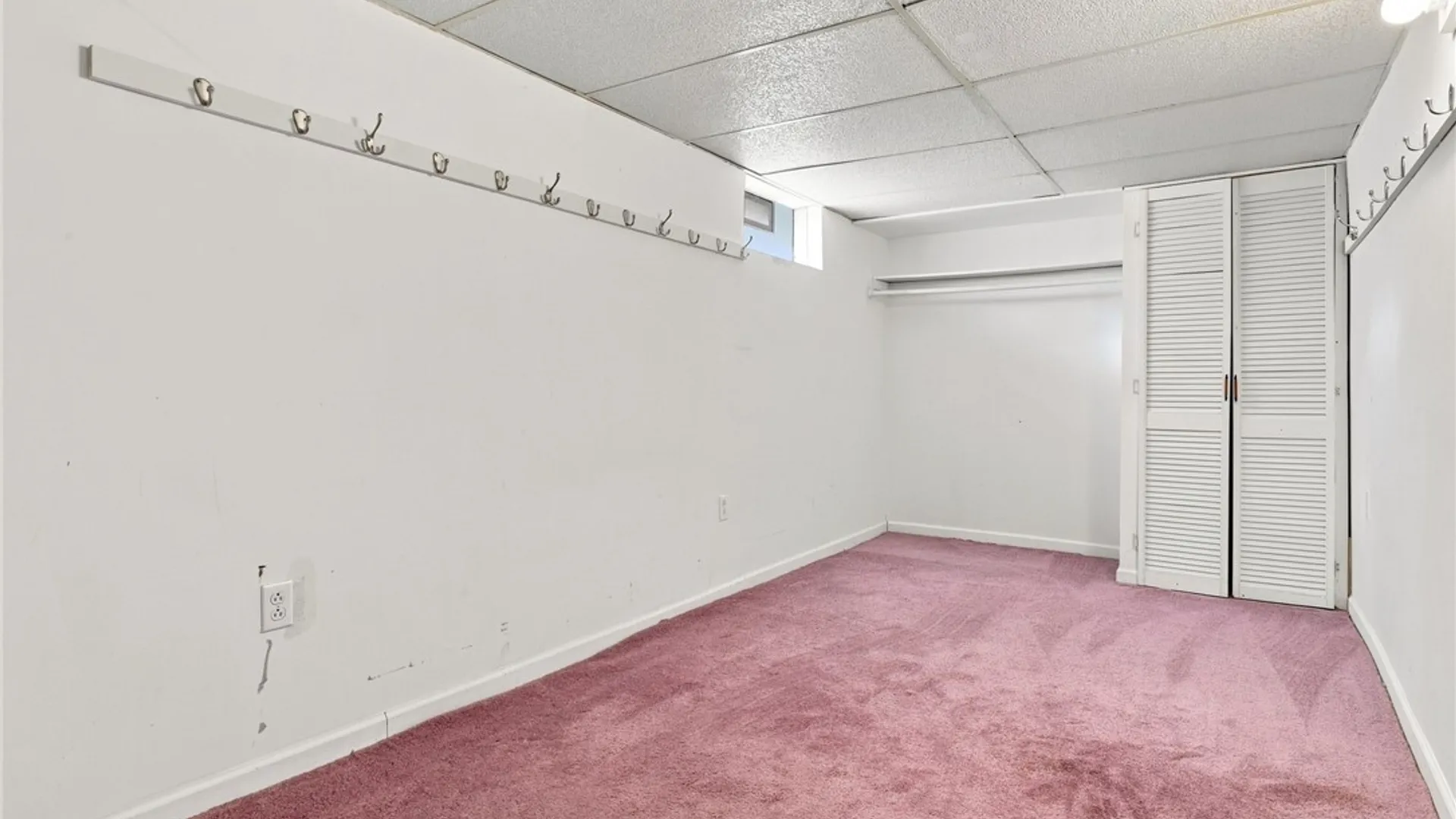 Property at 220 Bissell Avenue, Cheektowaga, NY 14043 23