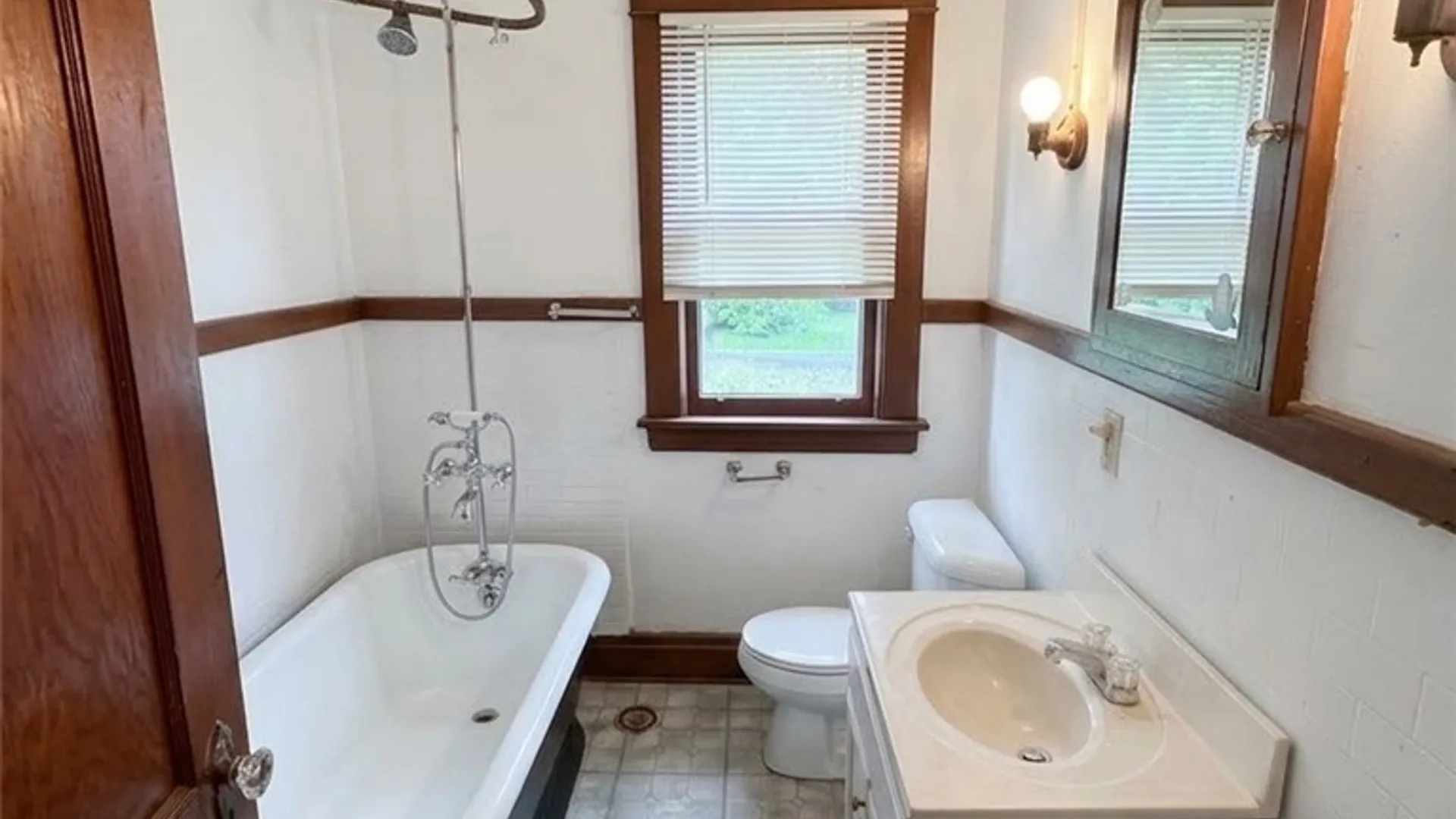 Property at 1606 Ferry Avenue, Niagara Falls, NY 14301 9