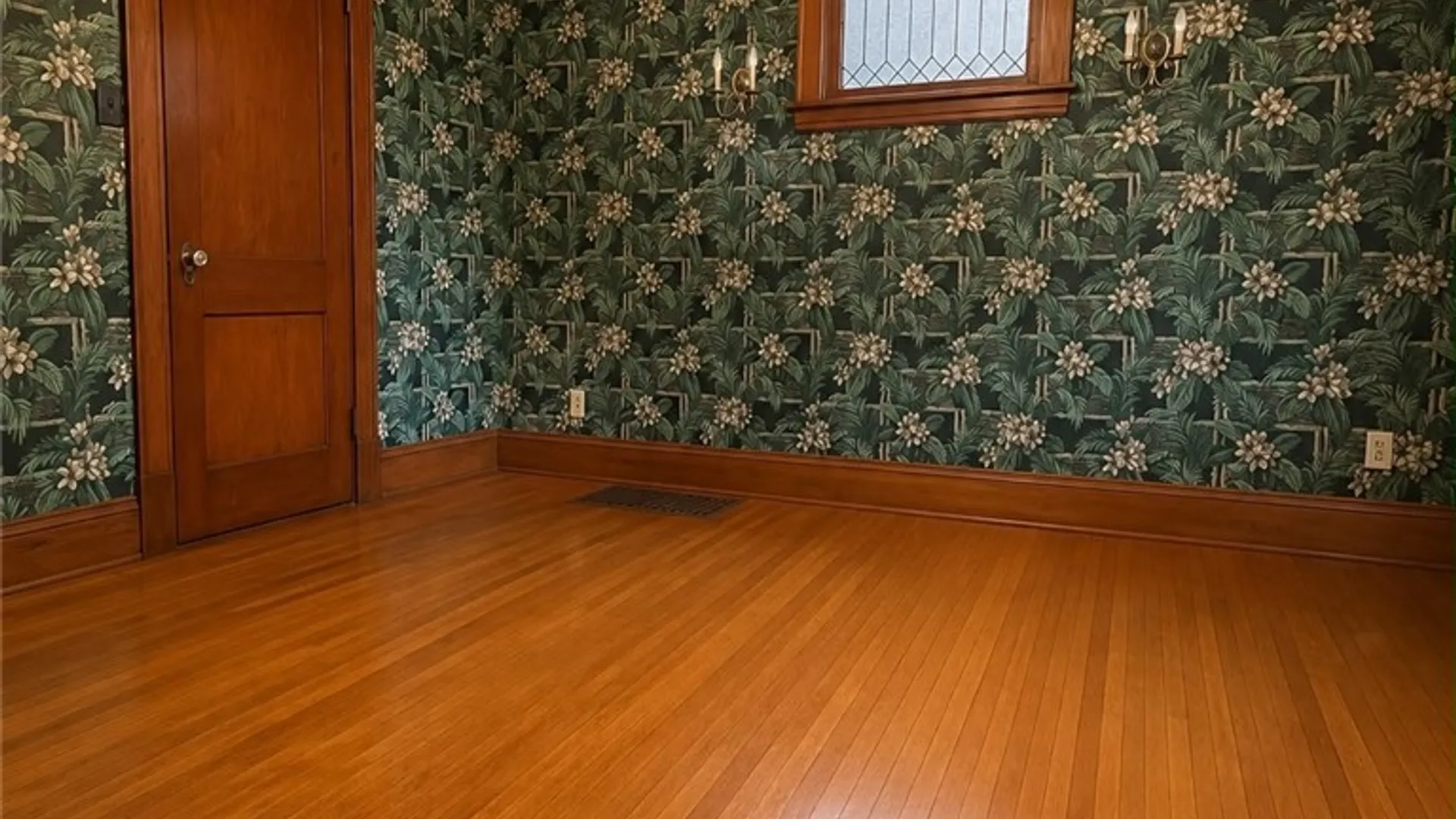 Property at 1606 Ferry Avenue, Niagara Falls, NY 14301 4