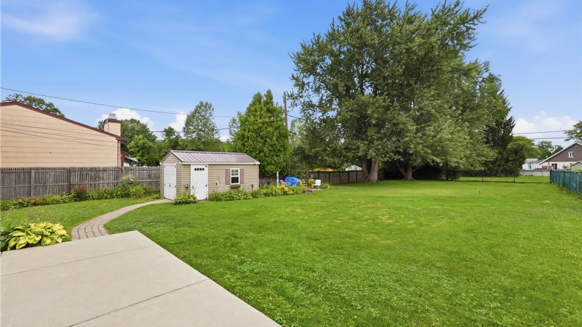 Property at 28 Chapel Lane, West Seneca, NY 14224 40