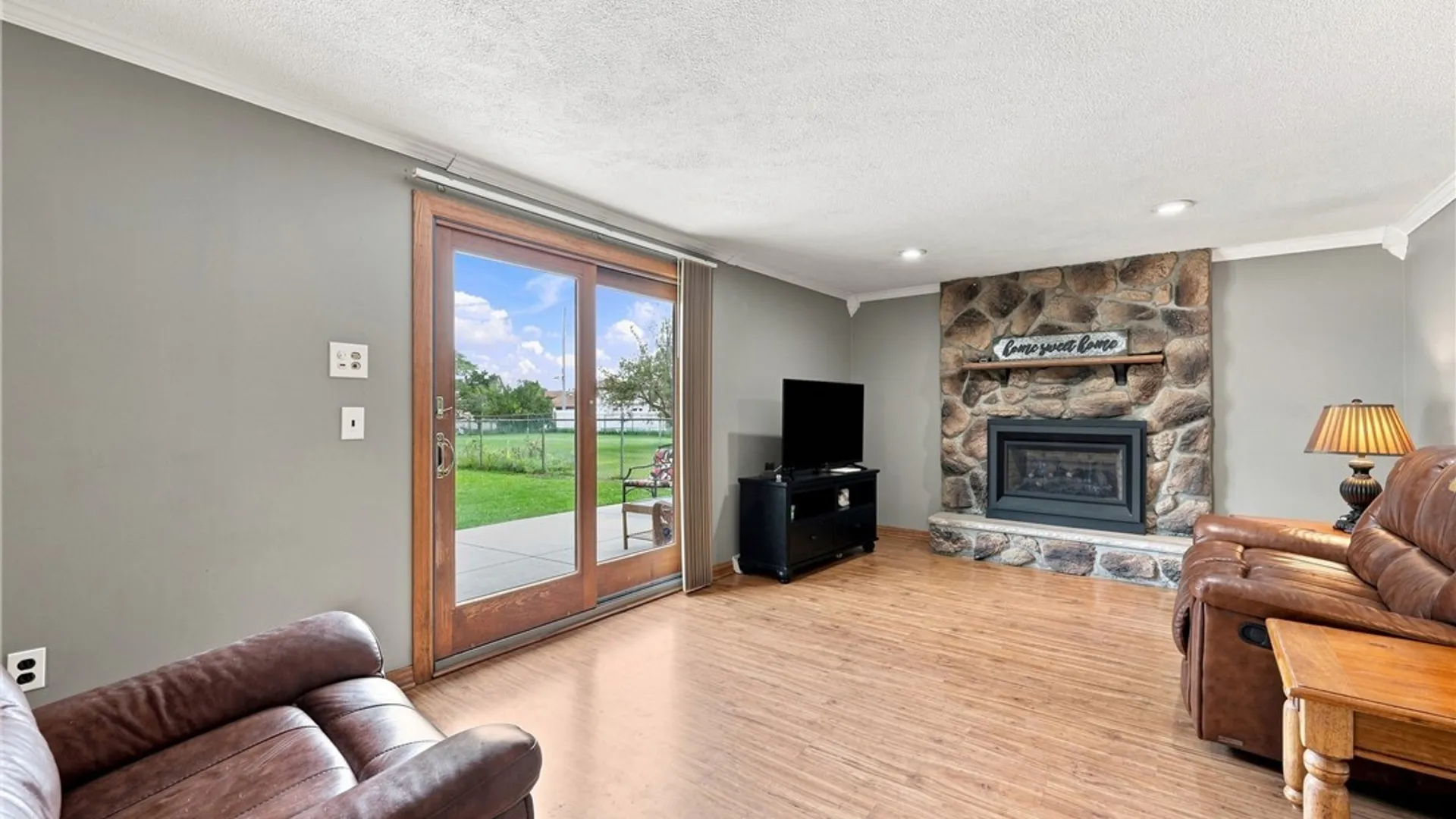 Property at 28 Chapel Lane, West Seneca, NY 14224 5