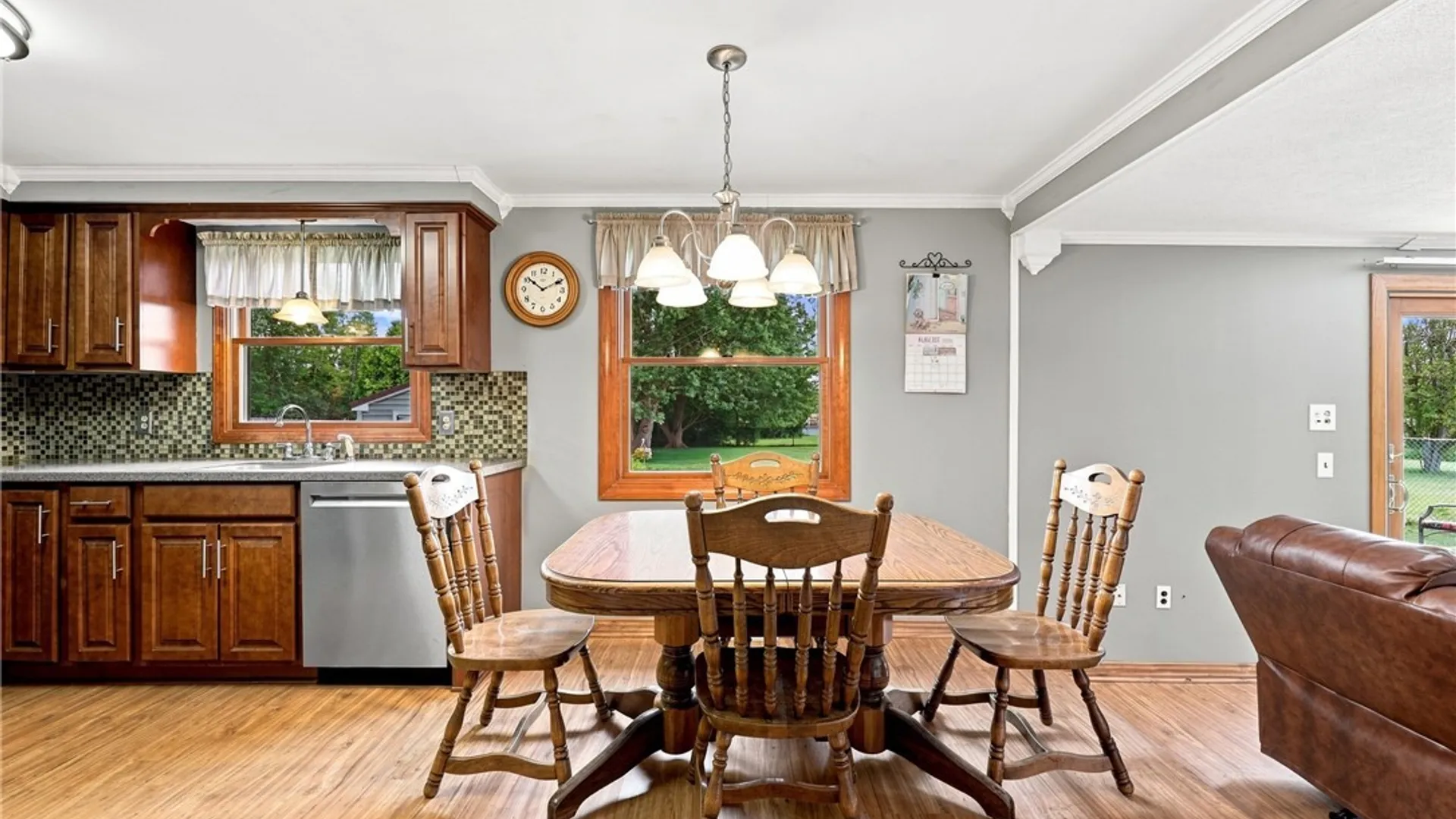Property at 28 Chapel Lane, West Seneca, NY 14224 10