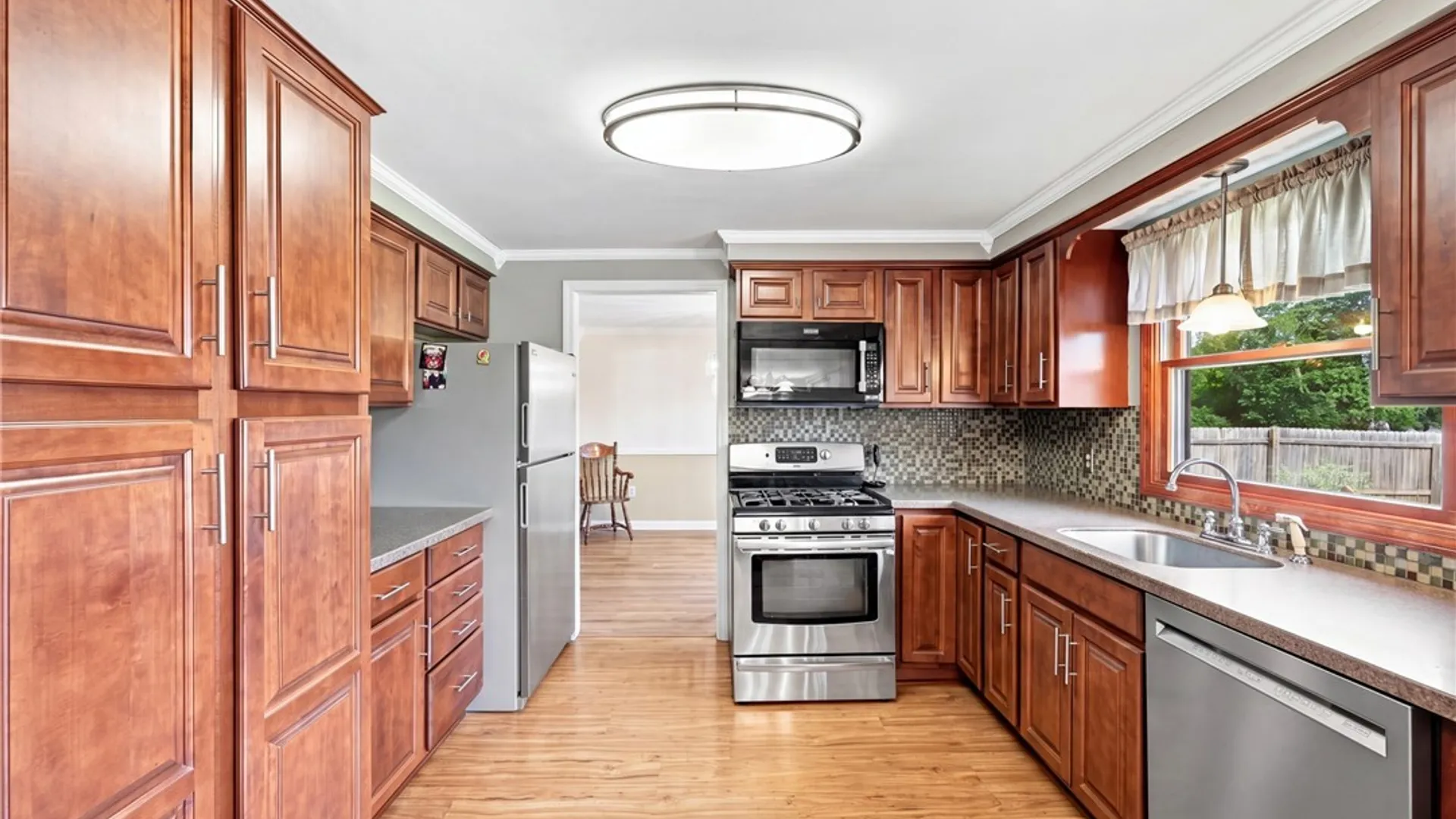 Property at 28 Chapel Lane, West Seneca, NY 14224 11