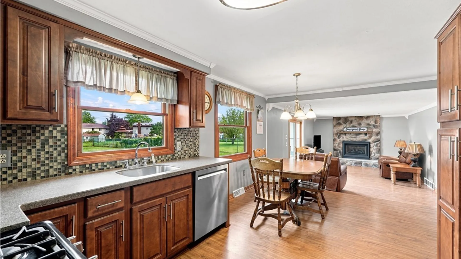 Property at 28 Chapel Lane, West Seneca, NY 14224 12