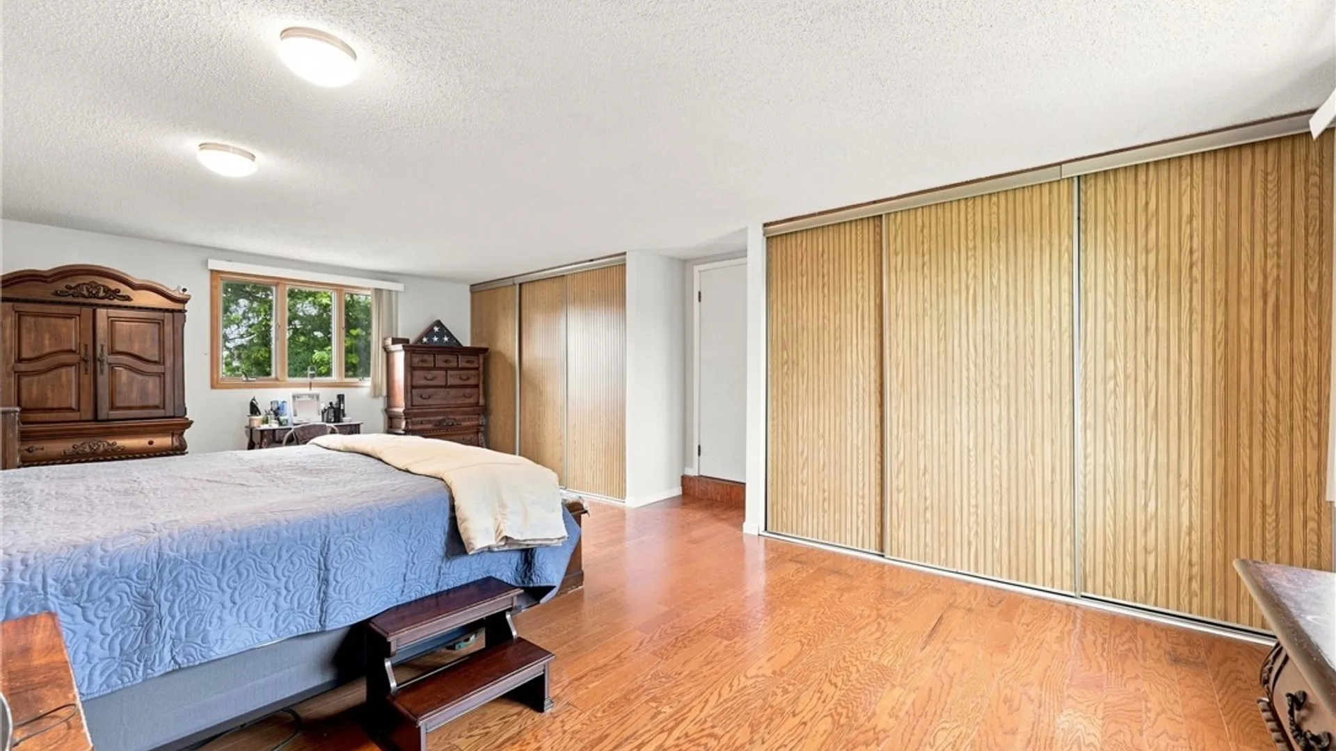 Property at 28 Chapel Lane, West Seneca, NY 14224 25