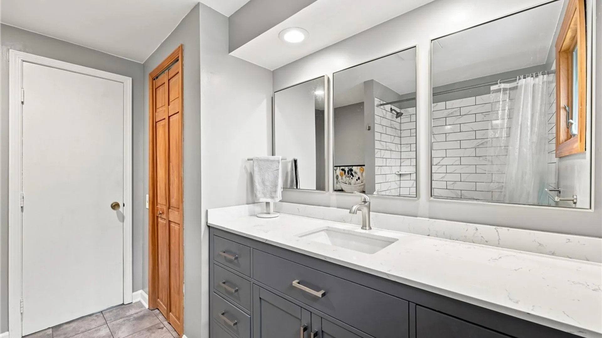 Property at 28 Chapel Lane, West Seneca, NY 14224 28