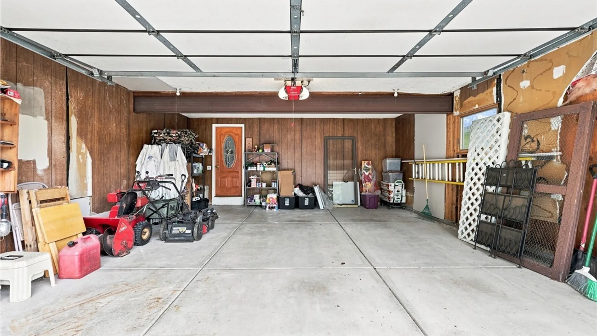 Property at 28 Chapel Lane, West Seneca, NY 14224 36