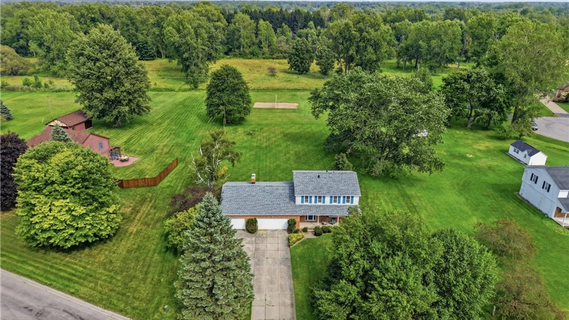 Property at 6967 Creekview Drive, Pendleton, NY 14094 5