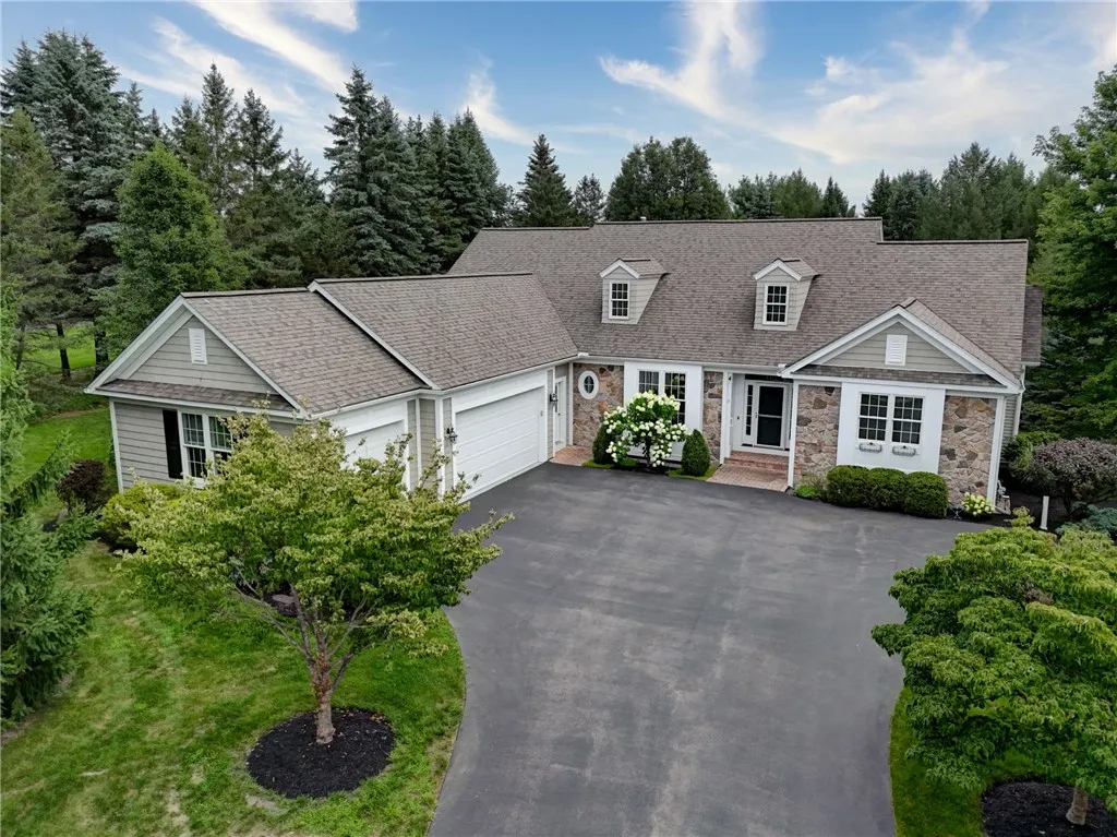 Property at 4 Pine Hollow, Mendon, NY 14506