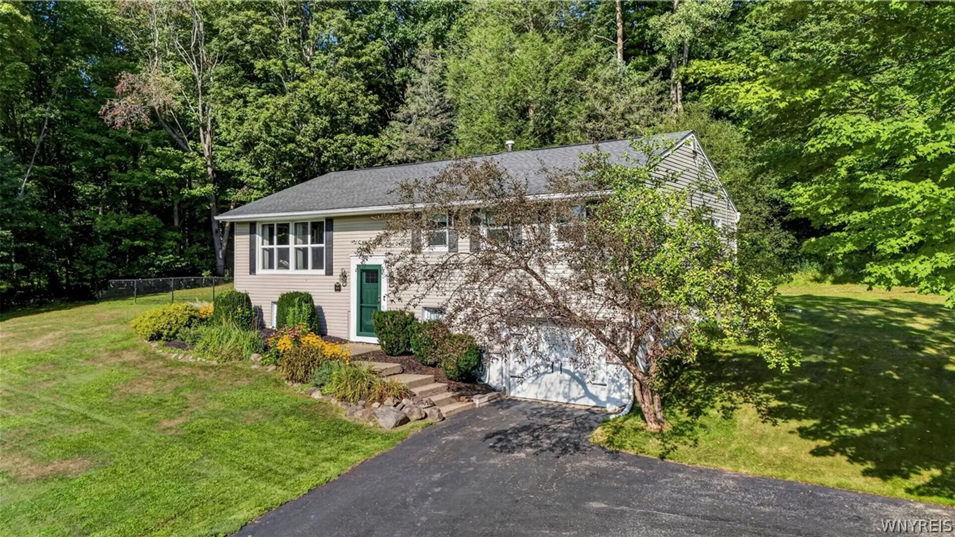 Property at 8711 S Greenbriar, Boston, NY 14025 3