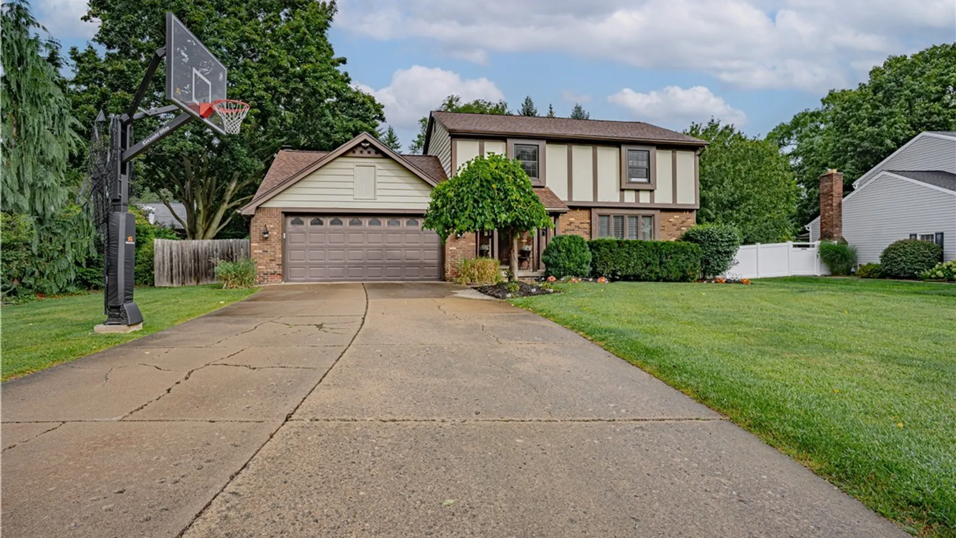 Property at 385 Hawthorne Place, Porter, NY 14174 3