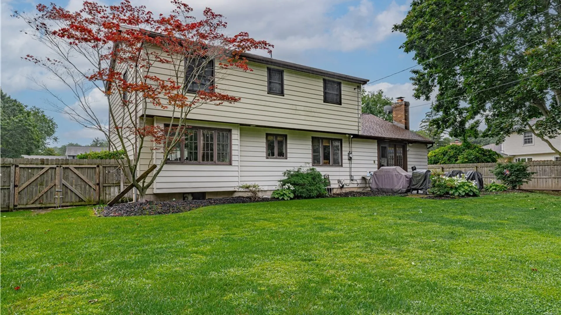 Property at 385 Hawthorne Place, Porter, NY 14174 45