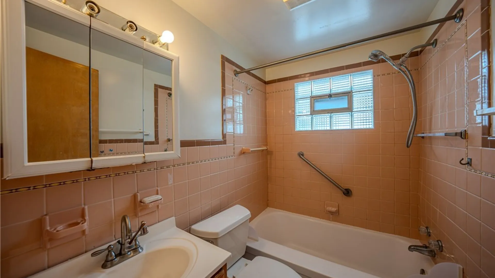 Property at 93 Preston Road, Cheektowaga, NY 14215 32