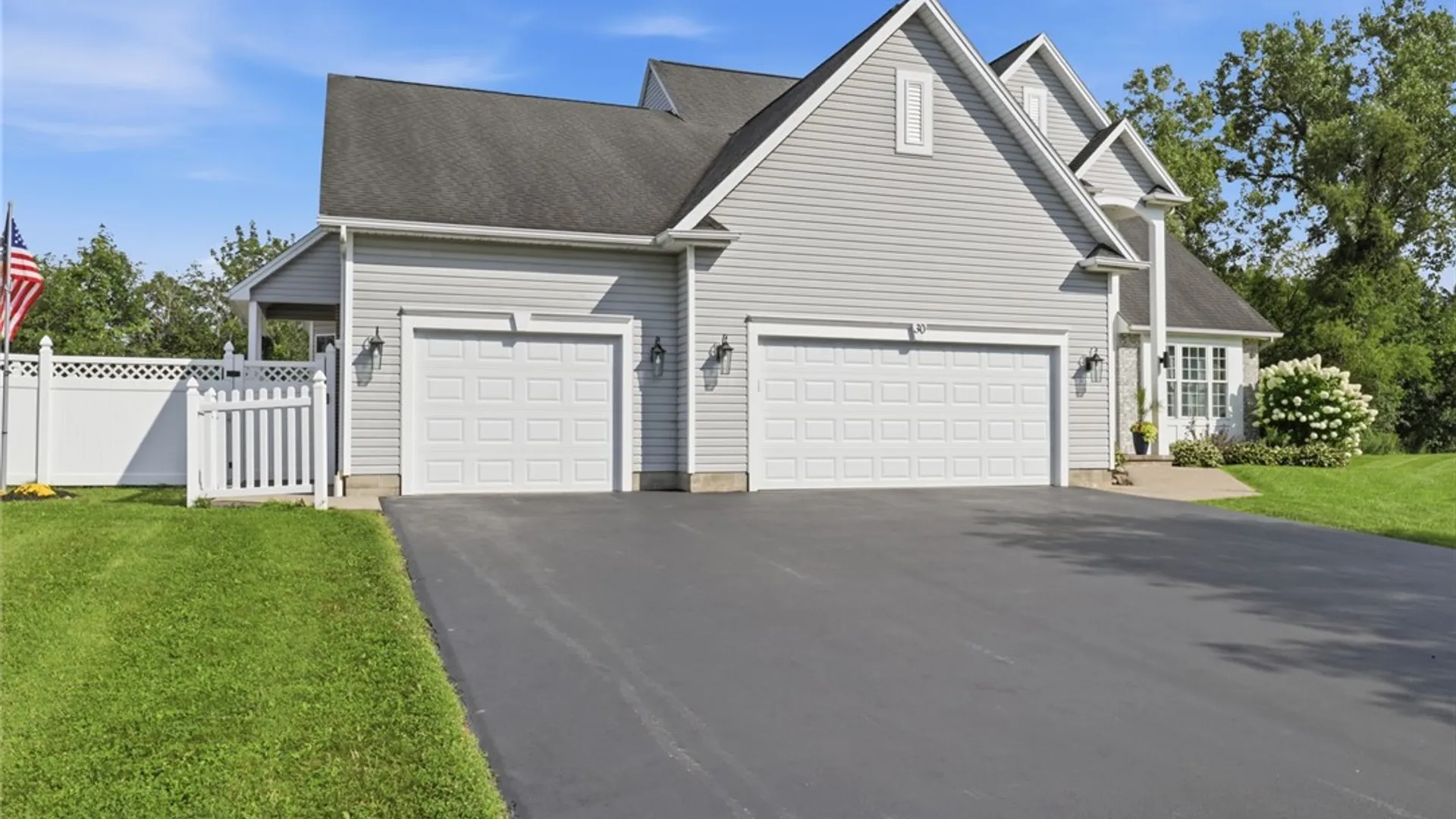 Property at 30 Marc Mar, Gates, NY 14606 5
