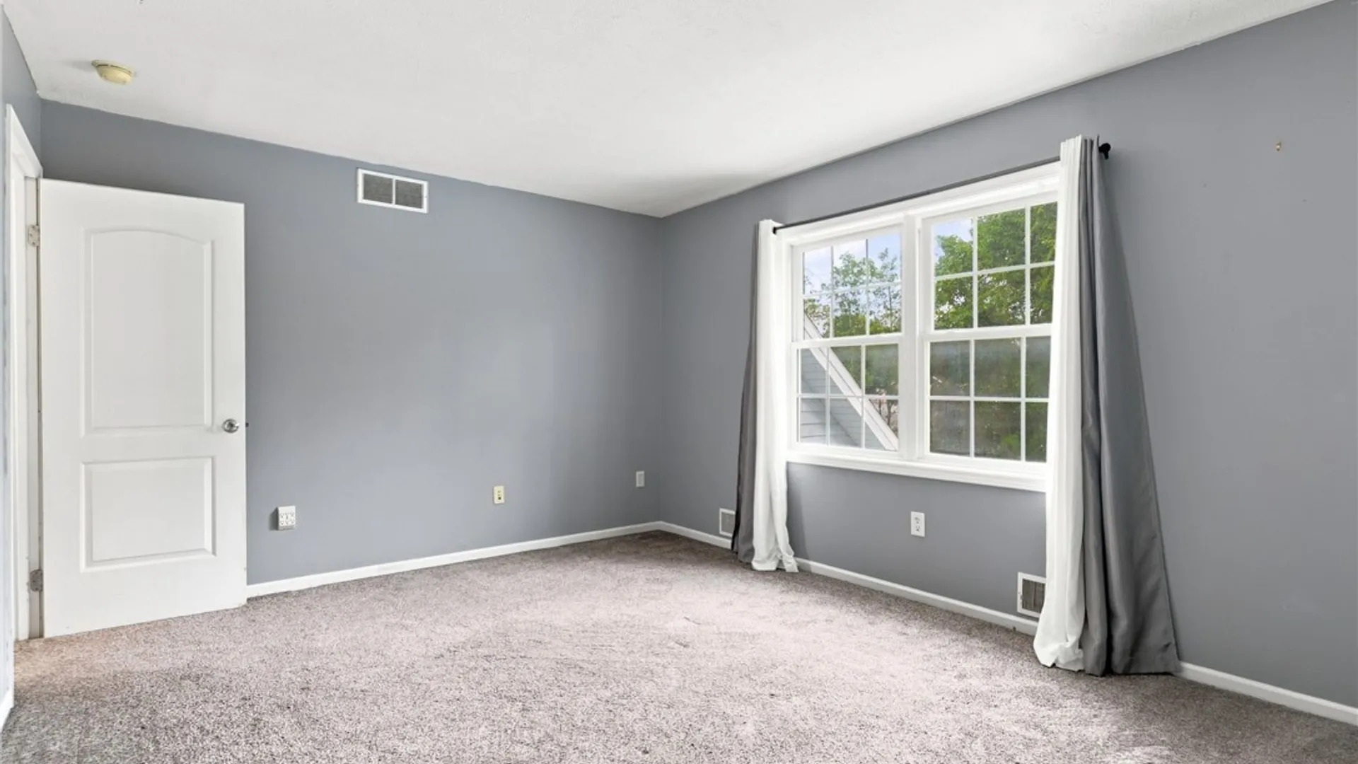 Property at 30 Marc Mar, Gates, NY 14606 25