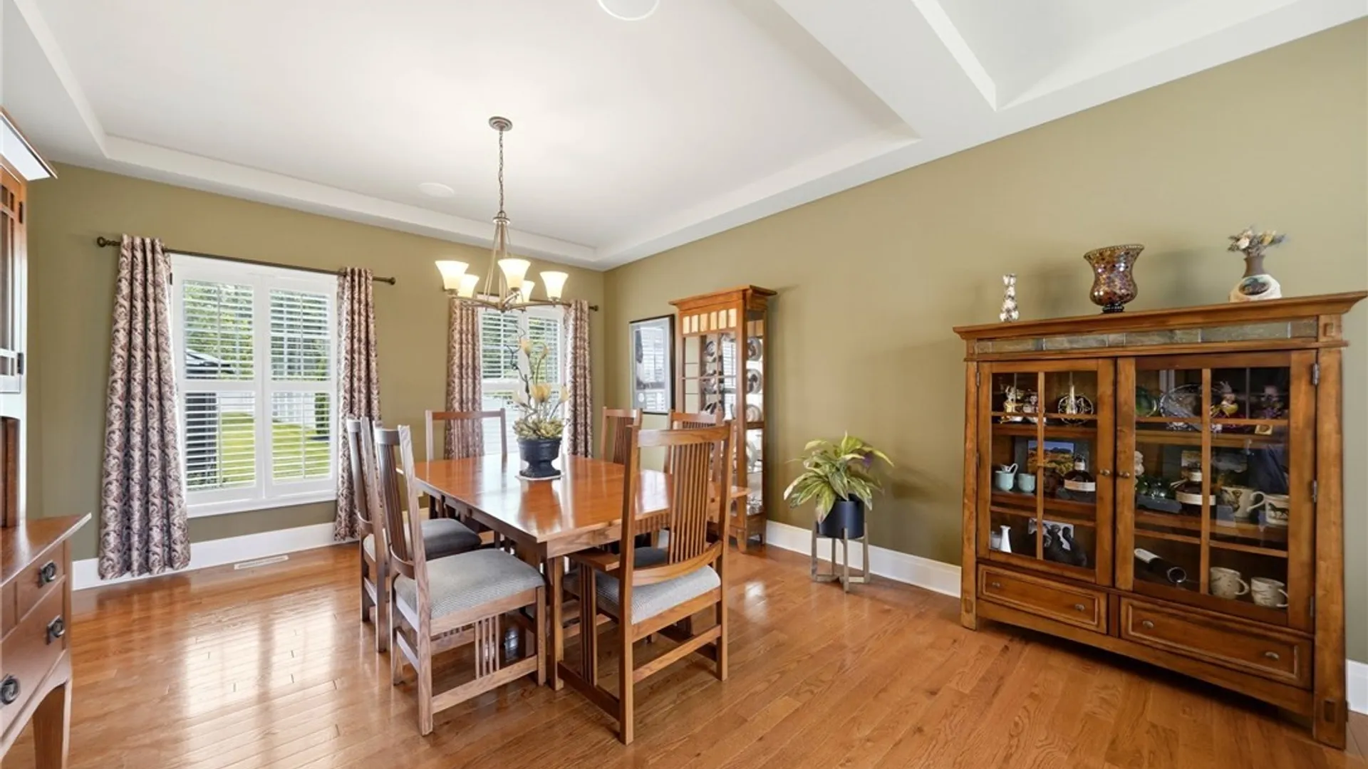 Property at 5 Parliament Lane, Lancaster, NY 14086 6