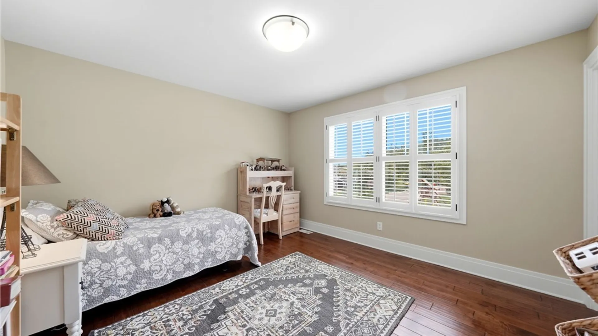 Property at 5 Parliament Lane, Lancaster, NY 14086 32