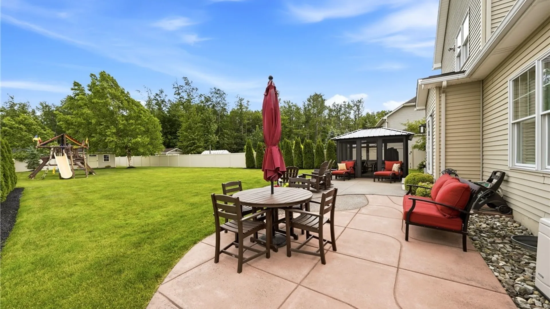 Property at 5 Parliament Lane, Lancaster, NY 14086 39