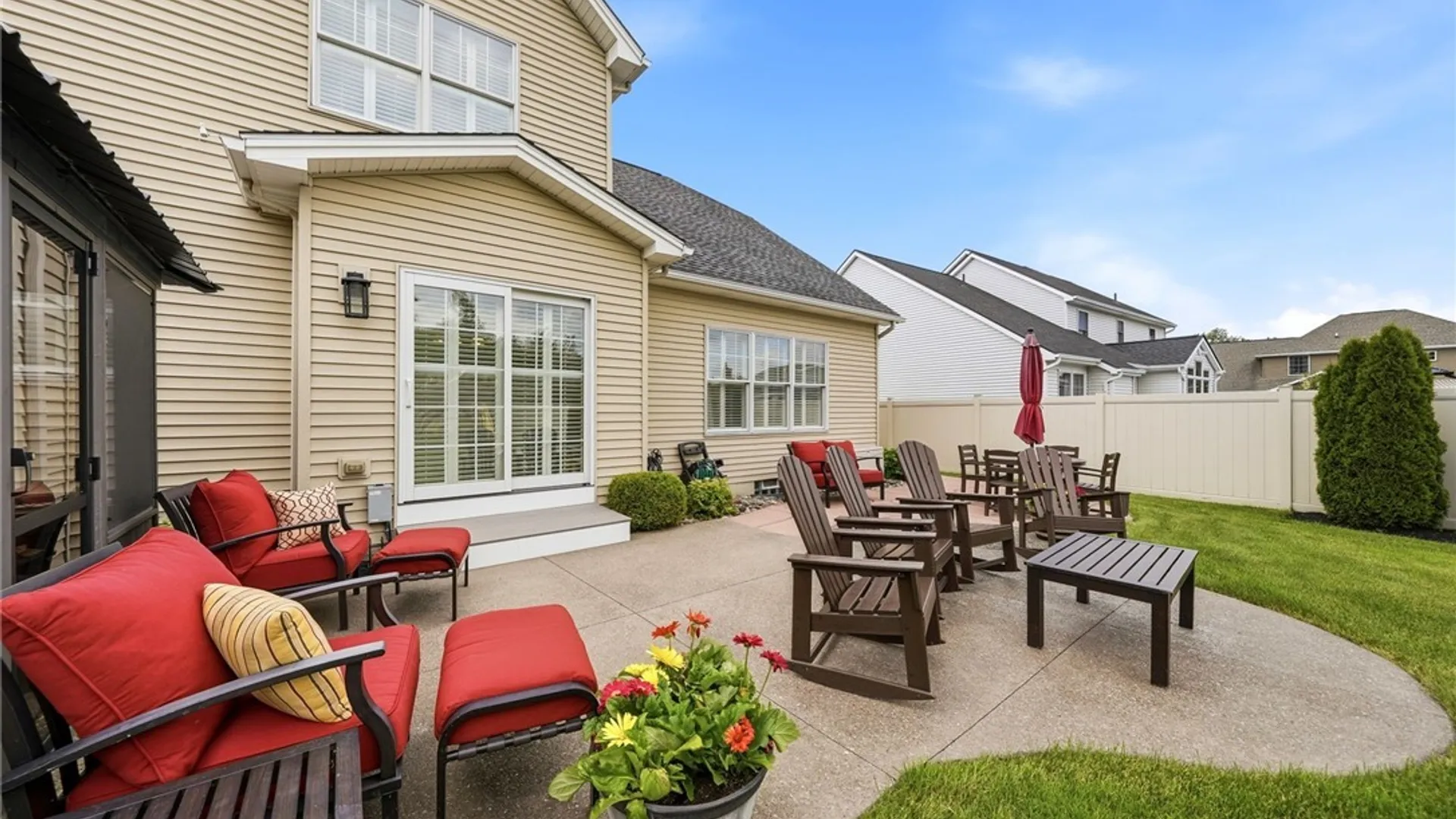 Property at 5 Parliament Lane, Lancaster, NY 14086 40