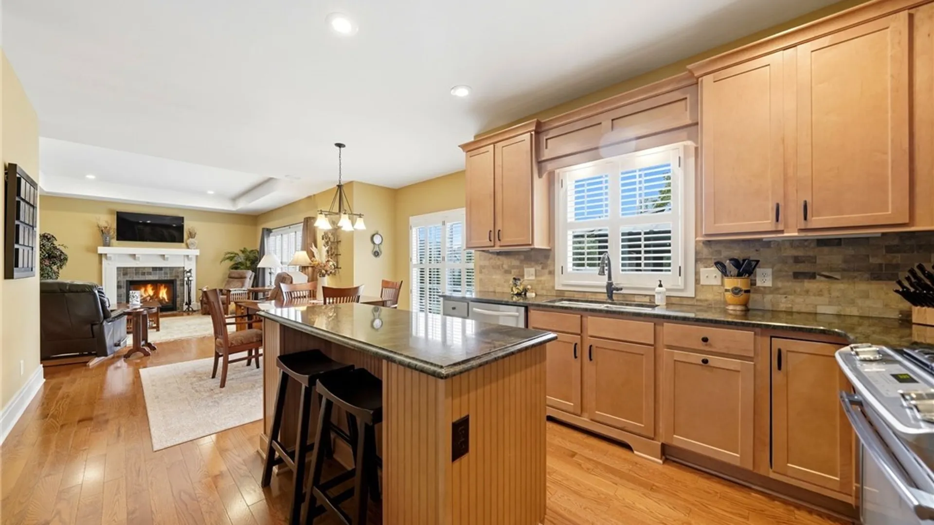 Property at 5 Parliament Lane, Lancaster, NY 14086 9