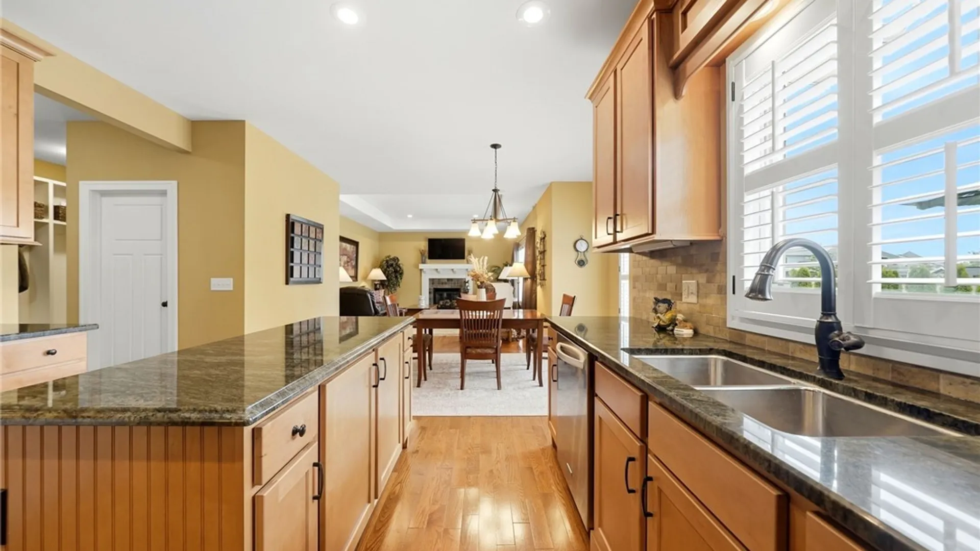 Property at 5 Parliament Lane, Lancaster, NY 14086 10