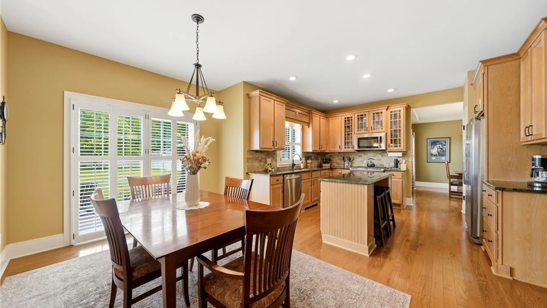 Property at 5 Parliament Lane, Lancaster, NY 14086 12