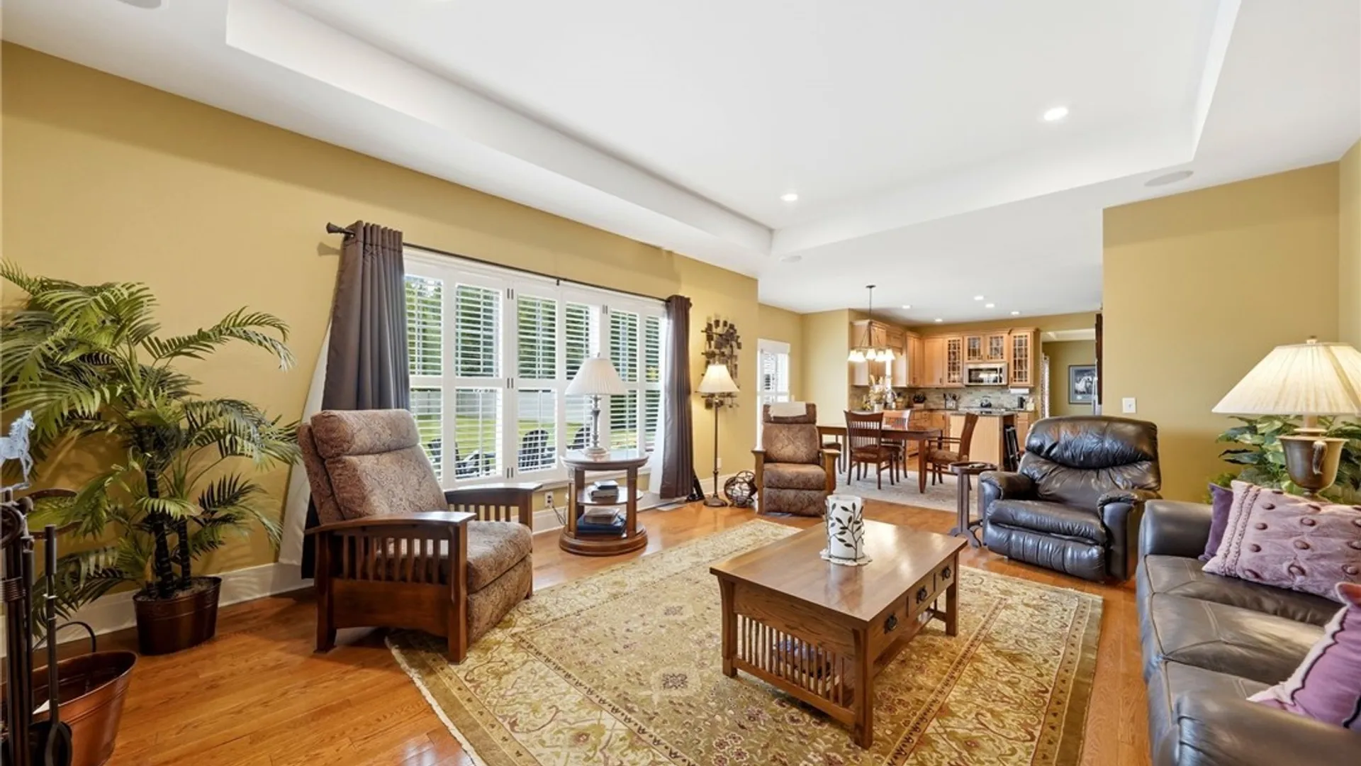 Property at 5 Parliament Lane, Lancaster, NY 14086 16