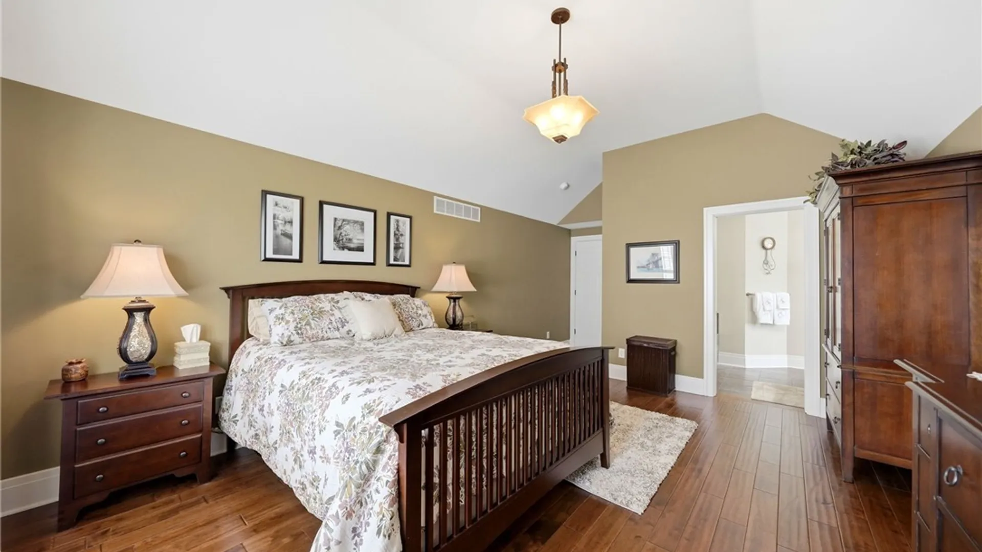 Property at 5 Parliament Lane, Lancaster, NY 14086 23