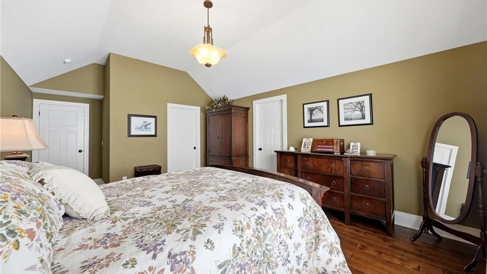 Property at 5 Parliament Lane, Lancaster, NY 14086 24