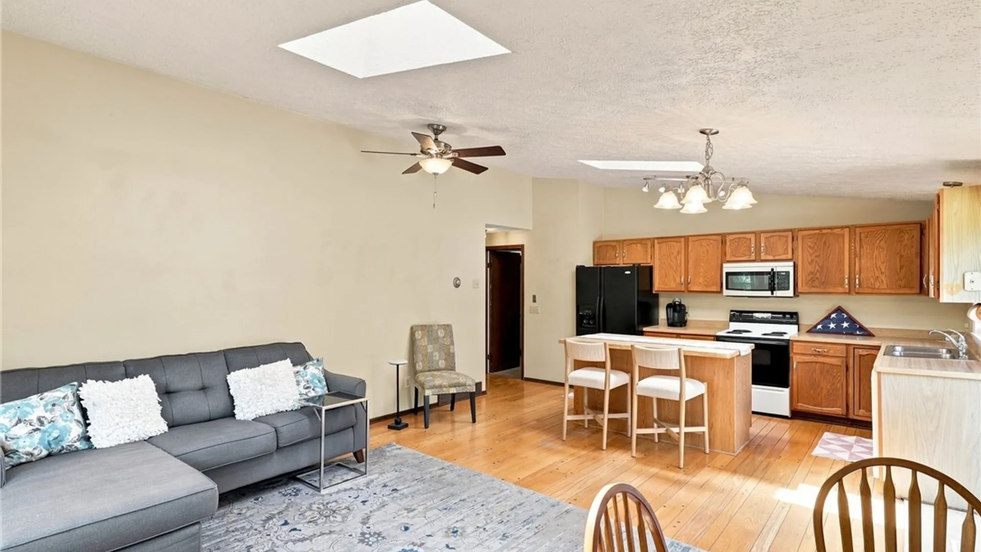 Property at 8 Da Vinci Drive, Chili, NY 14624 28