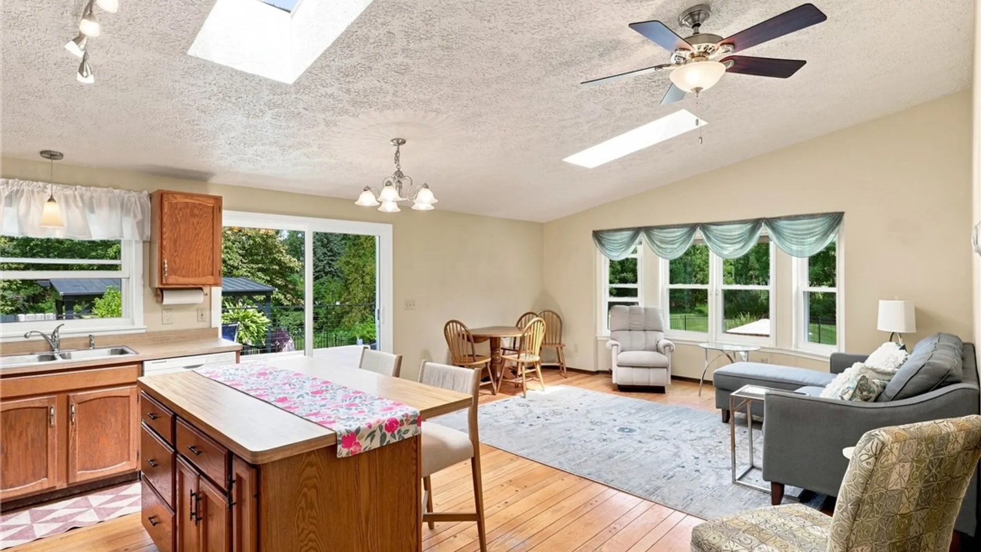 Property at 8 Da Vinci Drive, Chili, NY 14624 24