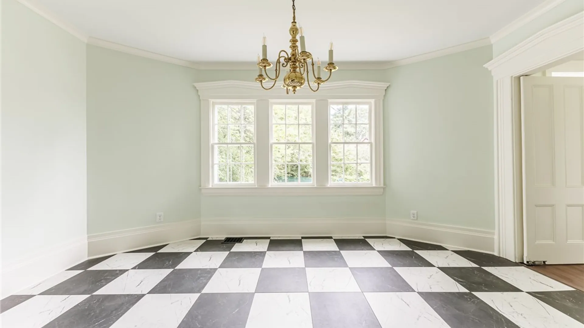 Property at 1120 Park Avenue, Rochester, NY 14610 15